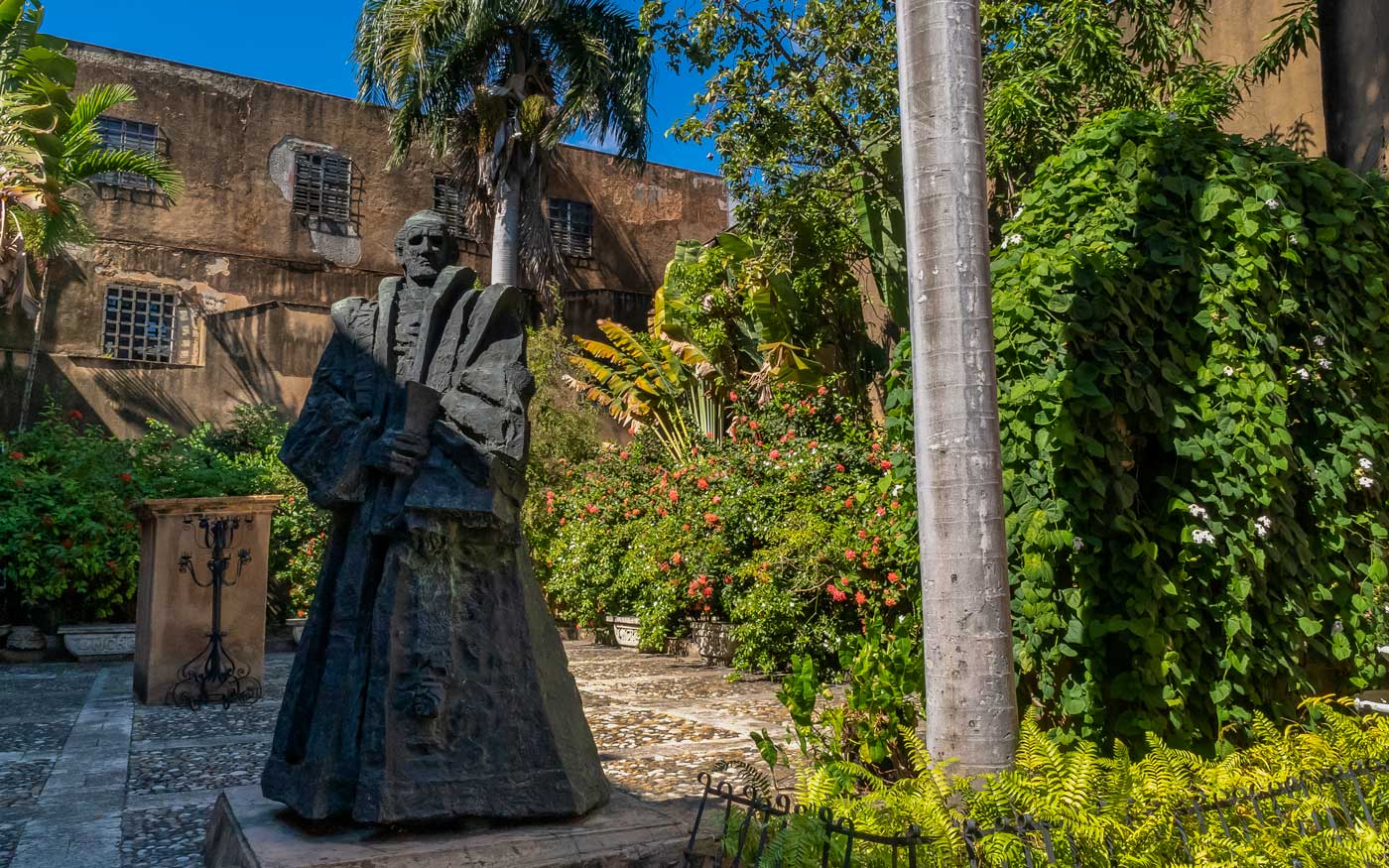 Statue of Alonzo de Zuazo at the Museum of the Royal Houses.