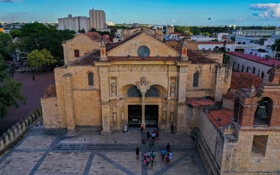 Catedral Primada de America entrance.