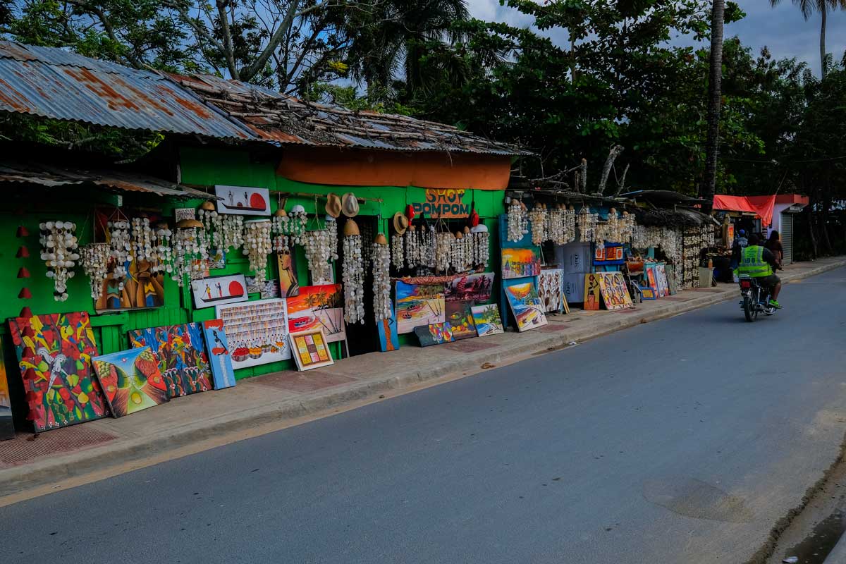 Dominican Art and souvenir shop.